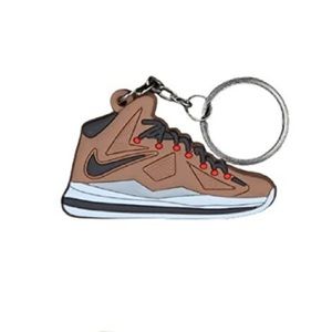 🍾(Free W/Bundle 2+) Nike LeBron Cork 2D Rubber Keychain